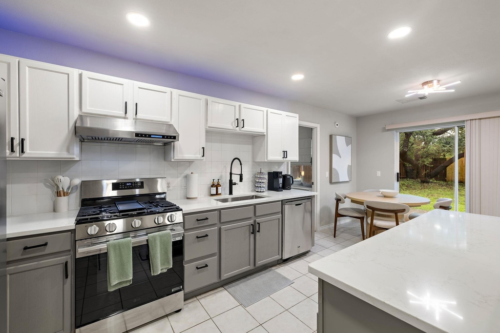 2109 Kimra Ln - Photo 4