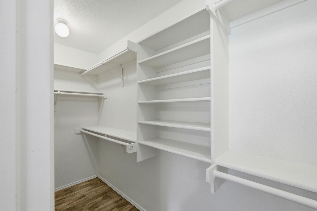1005 Rolling Ridge Dr - Photo 8
