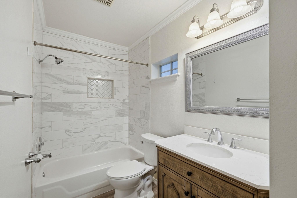 1005 Rolling Ridge Dr - Photo 10