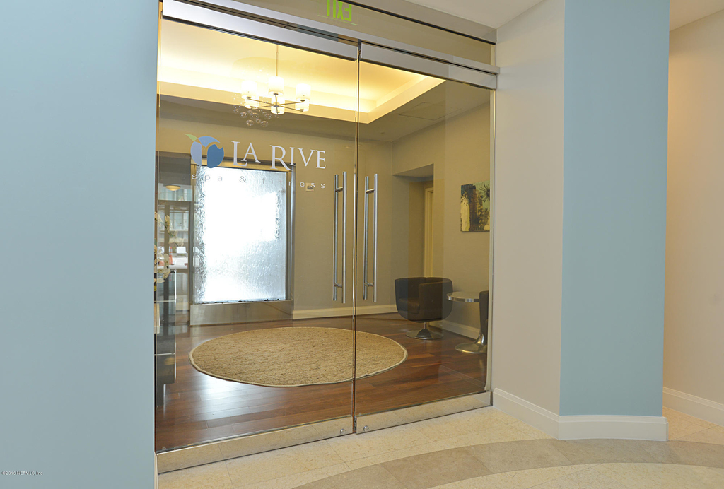 1431 Riverplace Boulevard - Photo 11