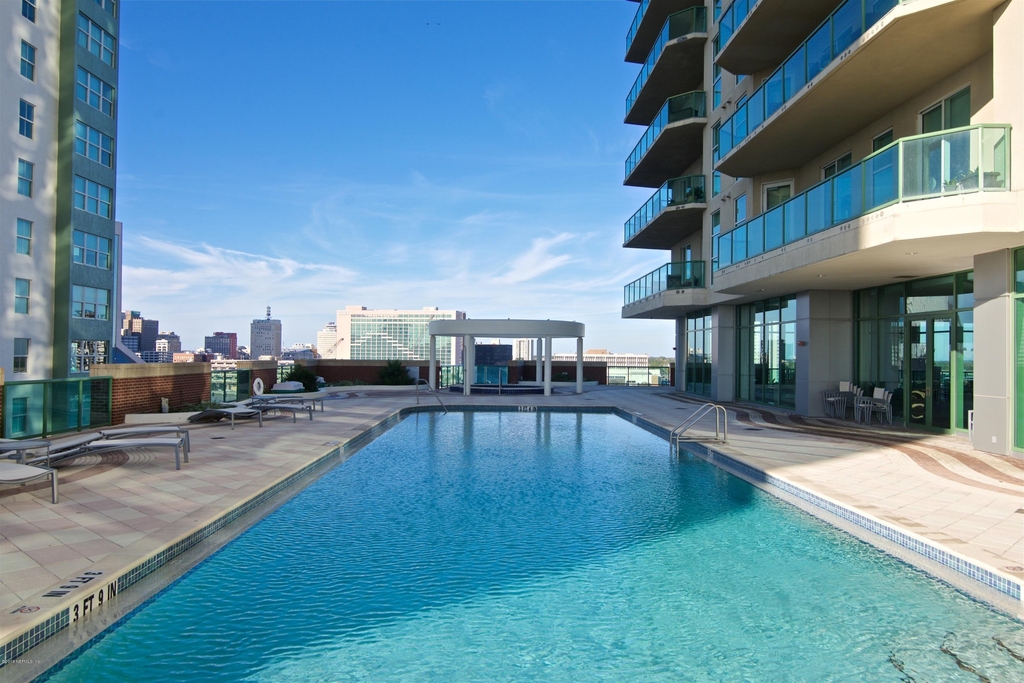 1431 Riverplace Boulevard - Photo 18