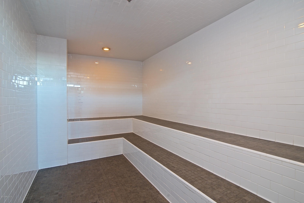 1431 Riverplace Boulevard - Photo 14