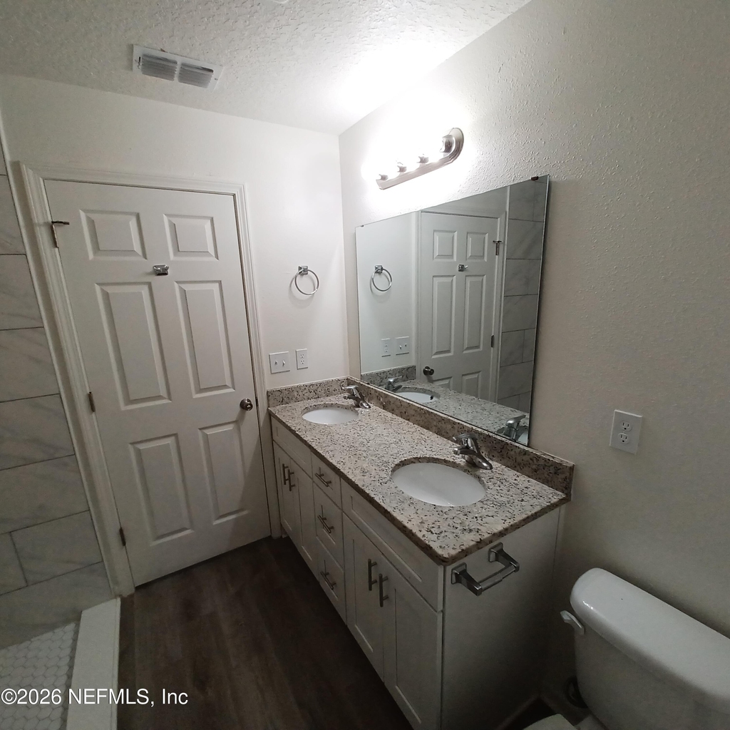 956 W 9th Street - Photo 11
