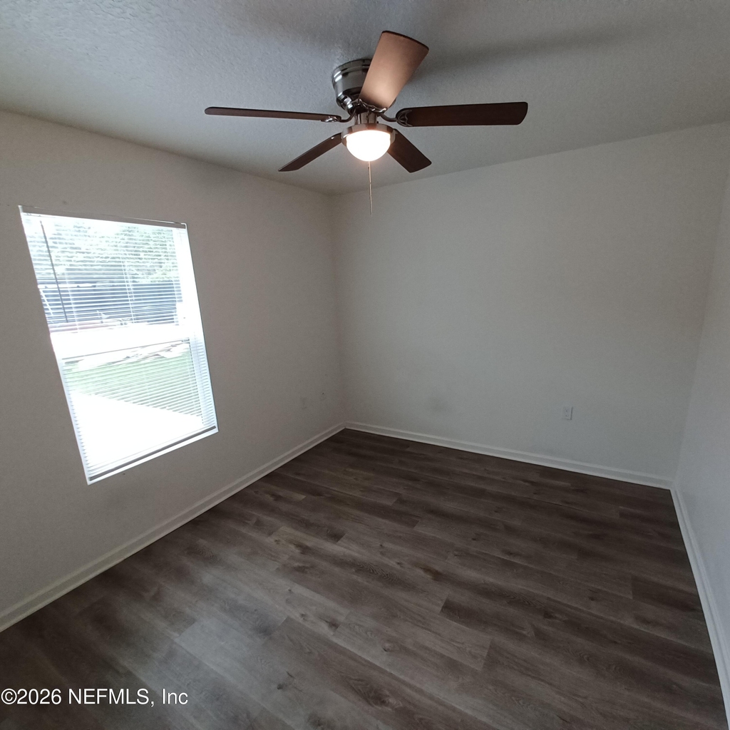 956 W 9th Street - Photo 20