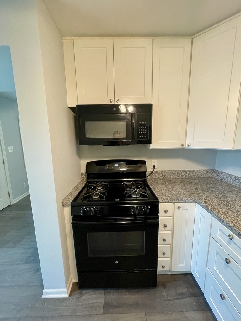 2367 Carnation Drive - Photo 5