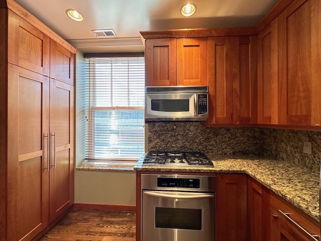 3614 N Bosworth Avenue - Photo 3