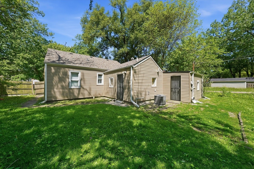 1235 River Drive - Photo 25