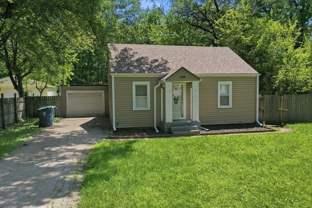 1235 River Drive - Photo 18