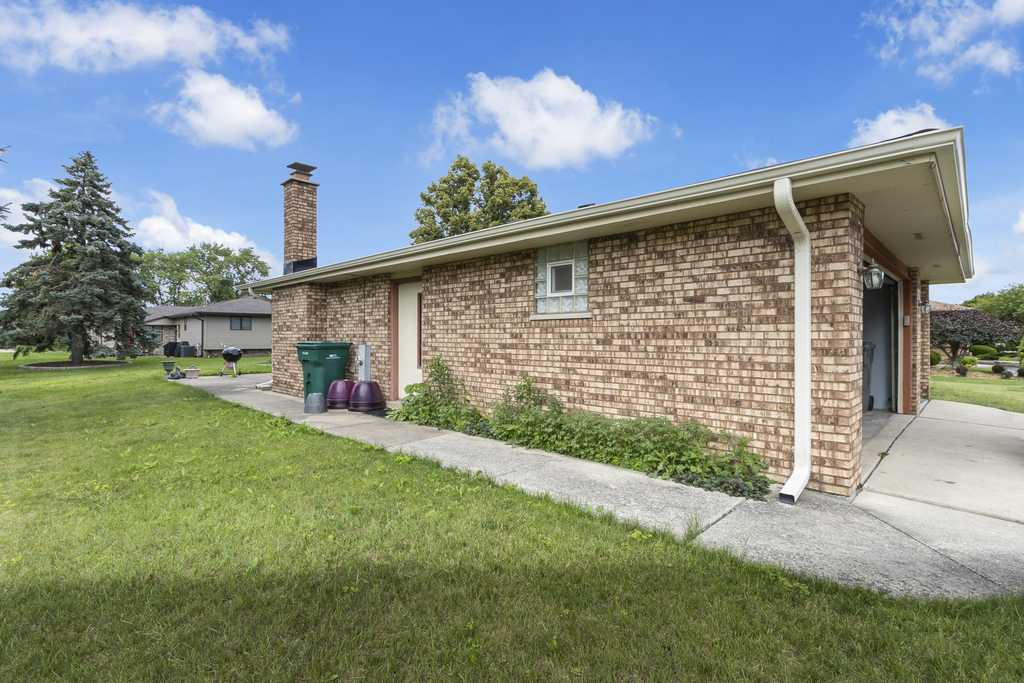 7736 W 157th Place - Photo 33