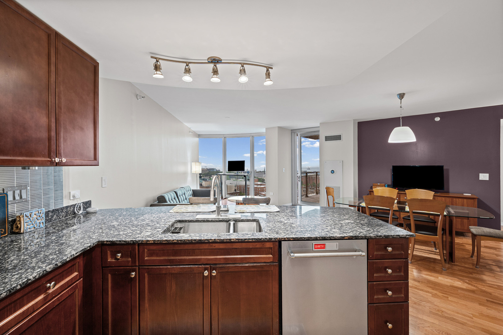 807 Davis Street - Photo 1