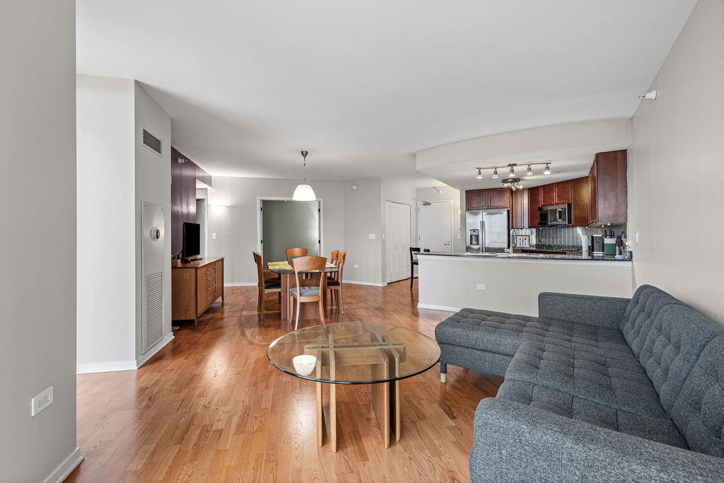 807 Davis Street - Photo 5