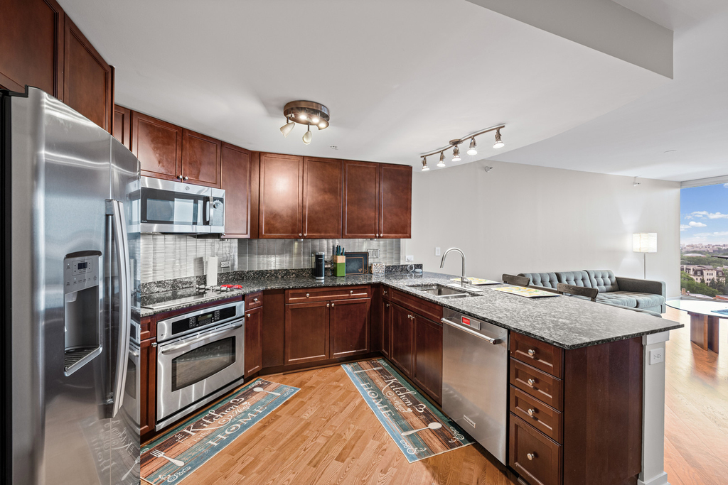 807 Davis Street - Photo 2