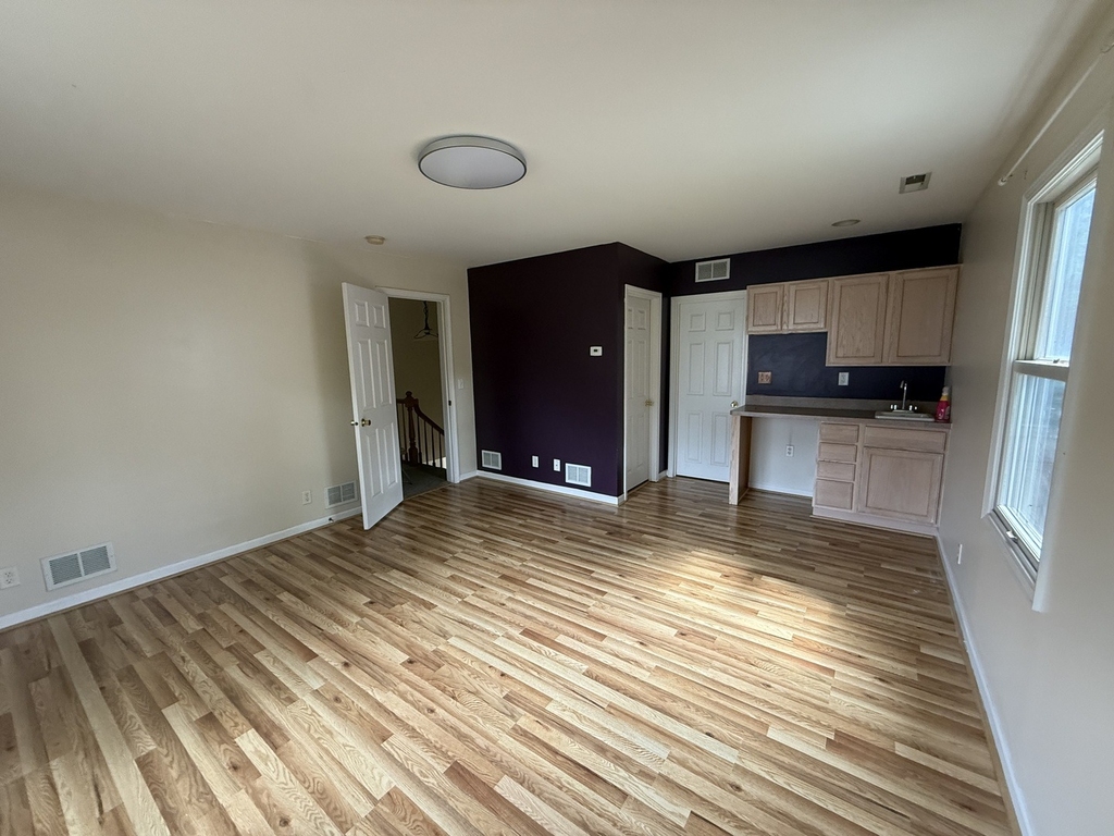 417 Bristol Way - Photo 4