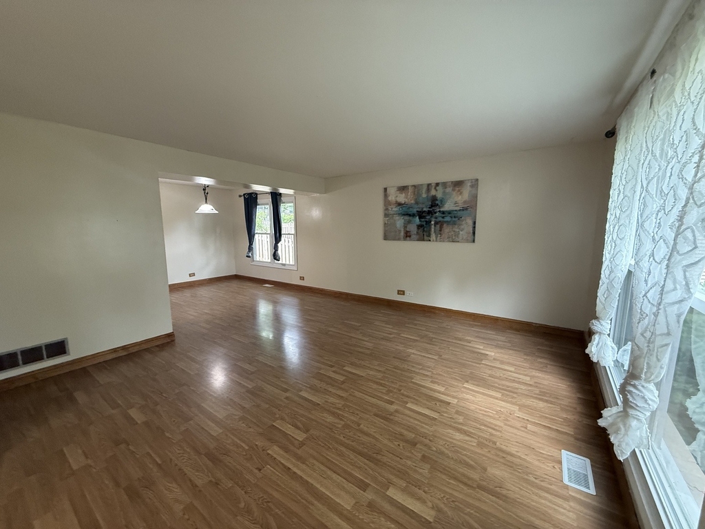 417 Bristol Way - Photo 1