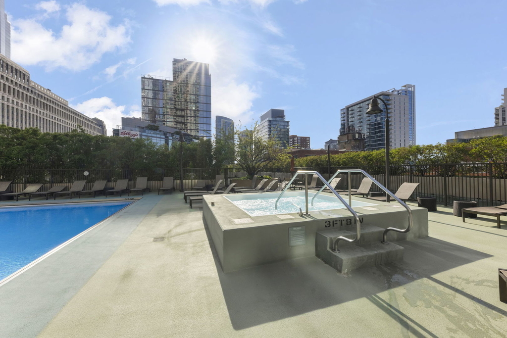 400 N La Salle Drive - Photo 13