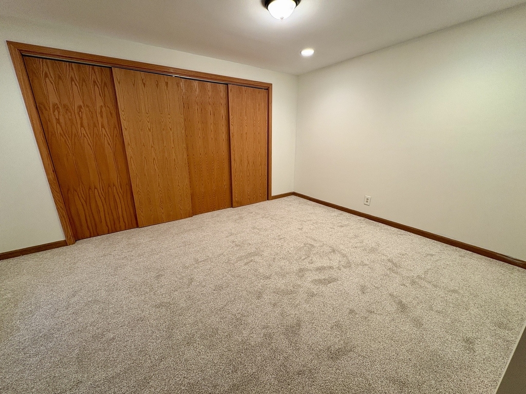 244 Knoll Street - Photo 19