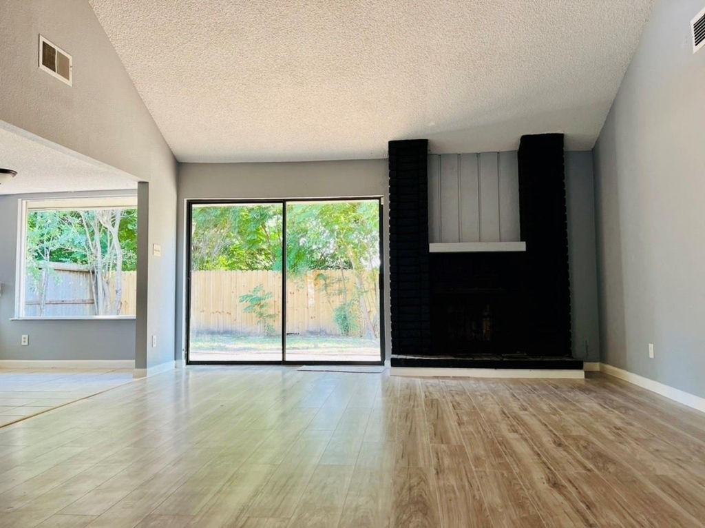 7627 Candlegreen Lane - Photo 9