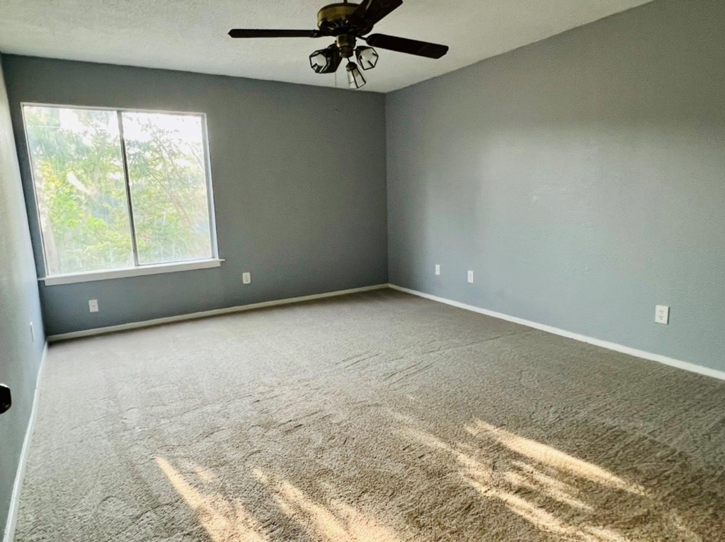 7627 Candlegreen Lane - Photo 36