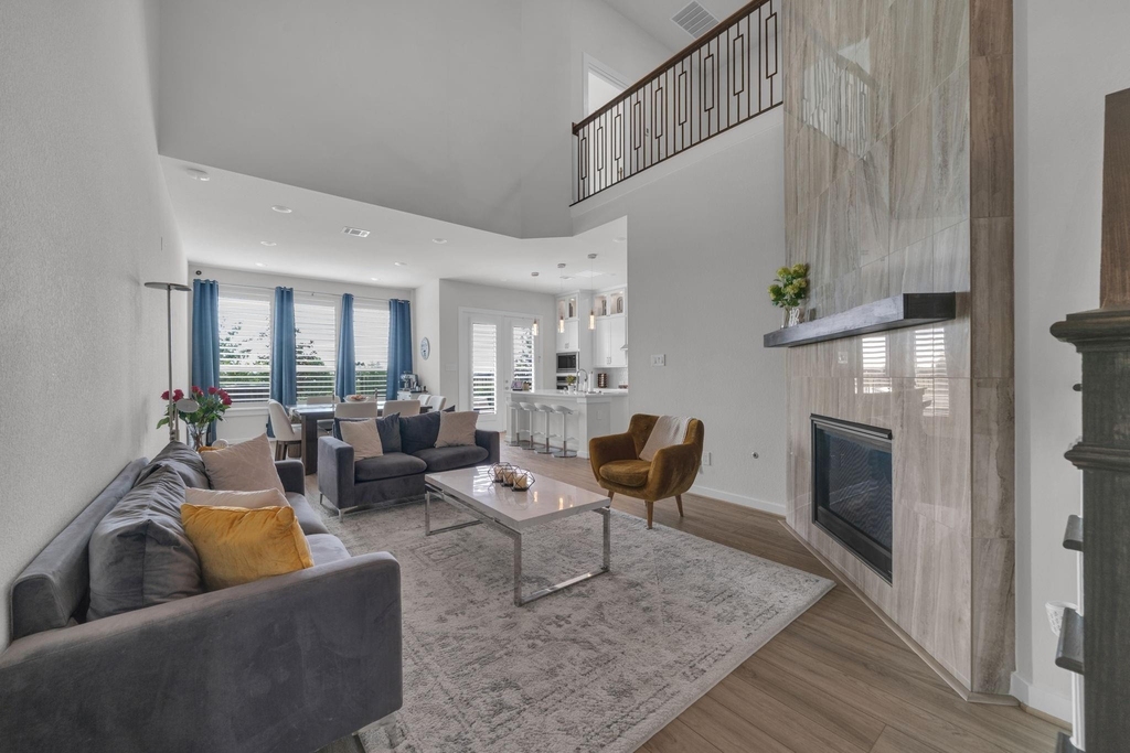 16531 Lake Austin Street - Photo 4