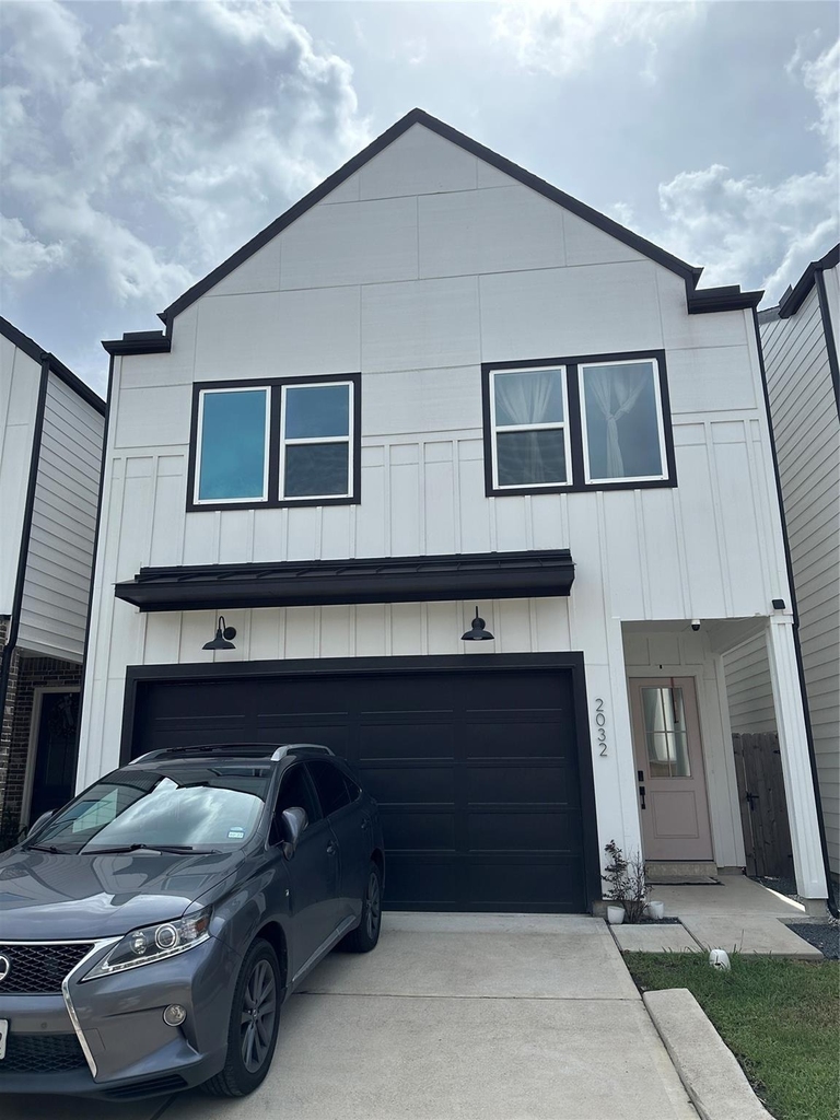 2032 W Tidwell Road - Photo 0