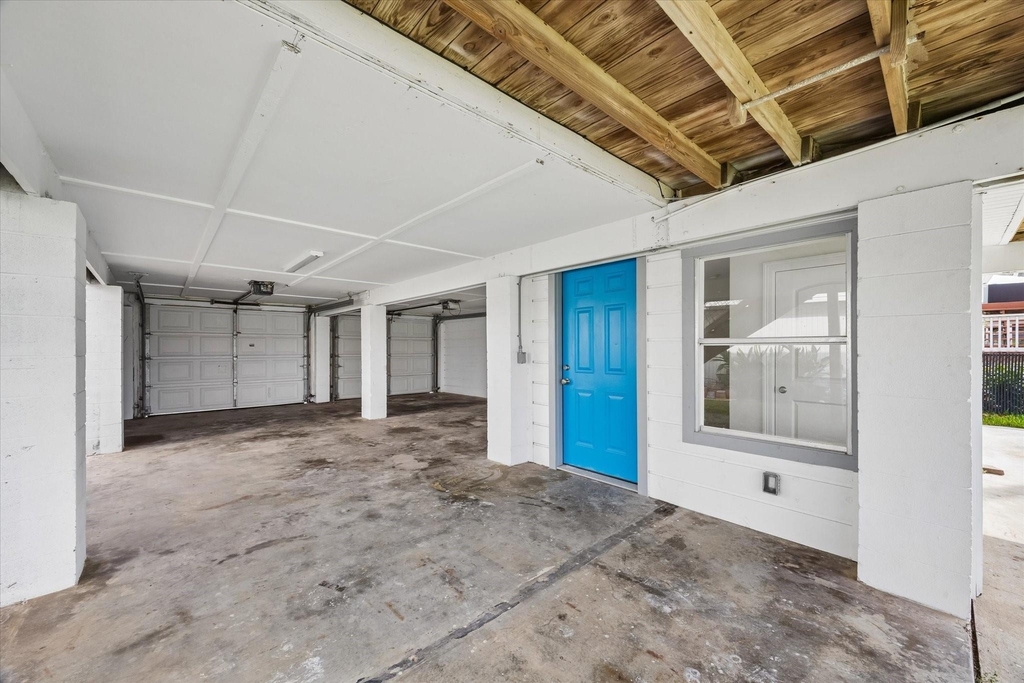 1079 Redfish Street - Photo 11