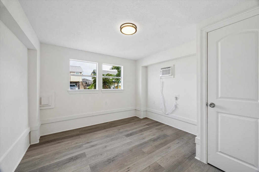 1079 Redfish Street - Photo 14