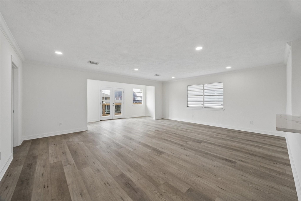 1079 Redfish Street - Photo 4