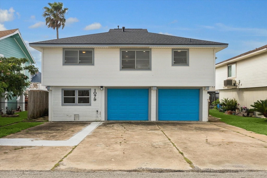 1079 Redfish Street - Photo 0
