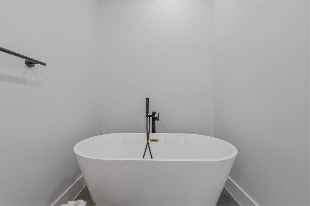 892 Paul Quinn St - Photo 11