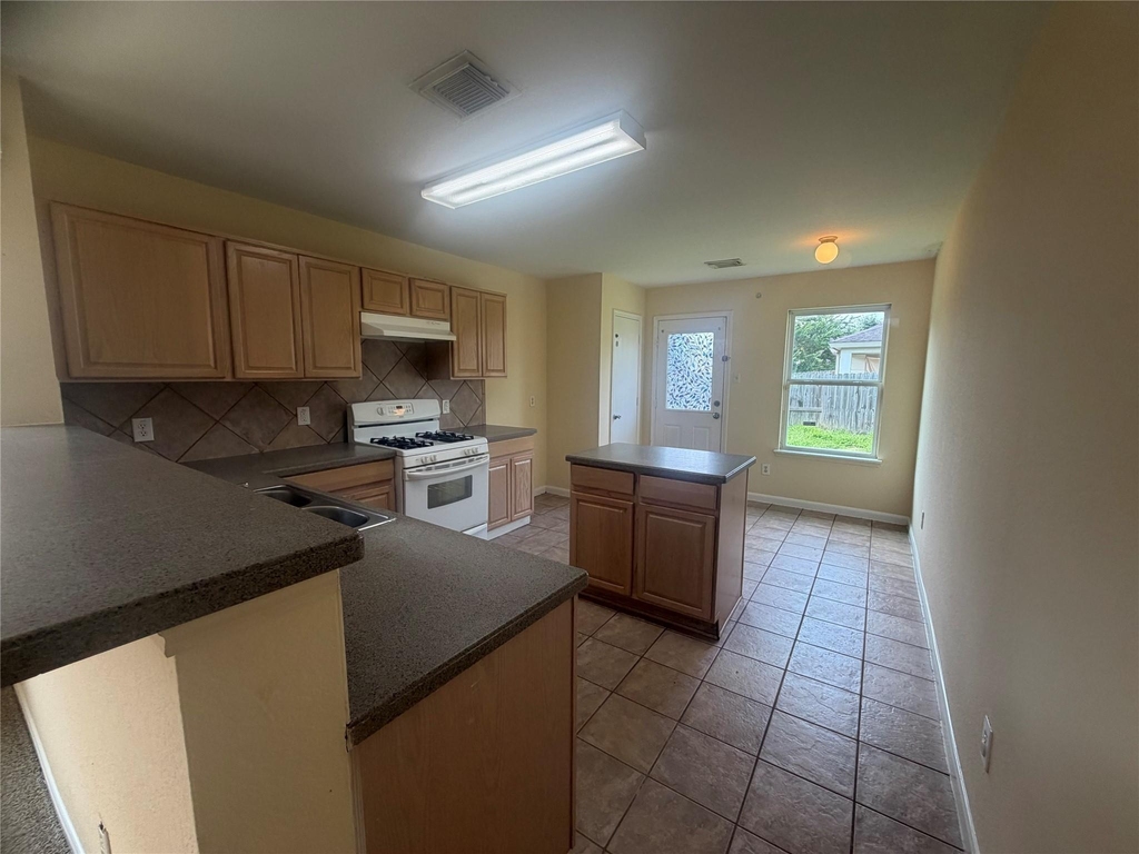 8103 Forest Glen Drive - Photo 6