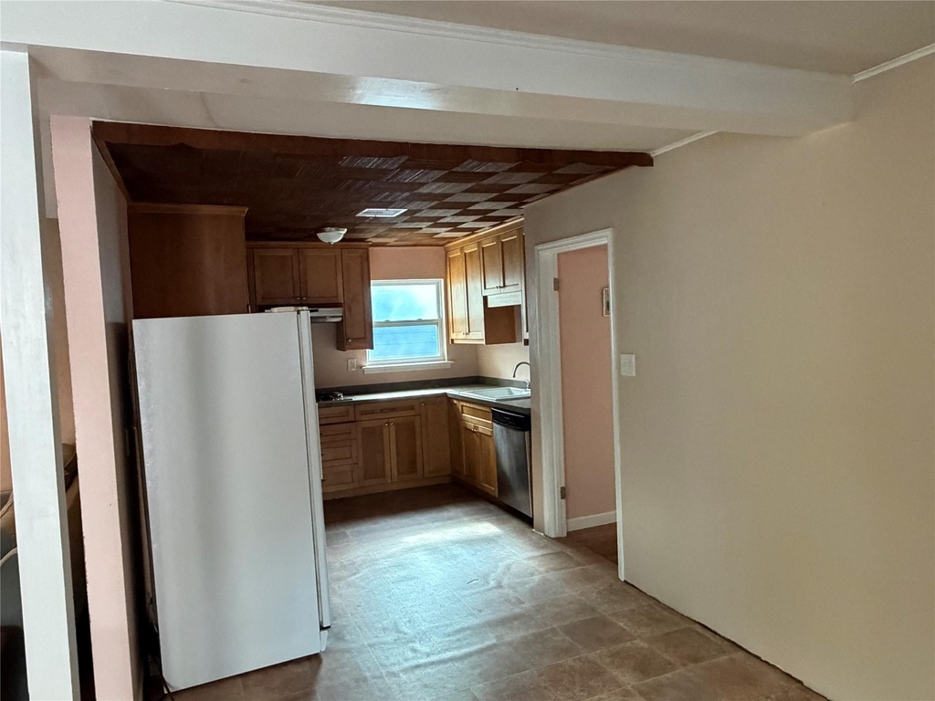 303 Magnusson Avenue - Photo 6