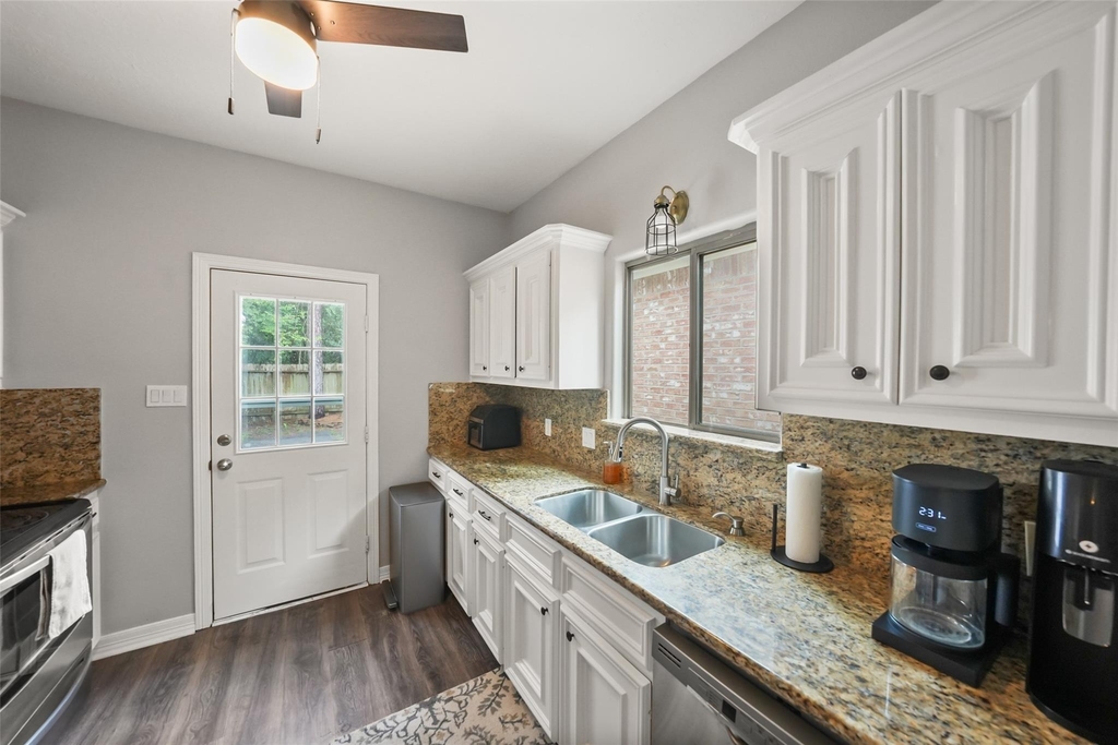 11307 Alcott Drive - Photo 5