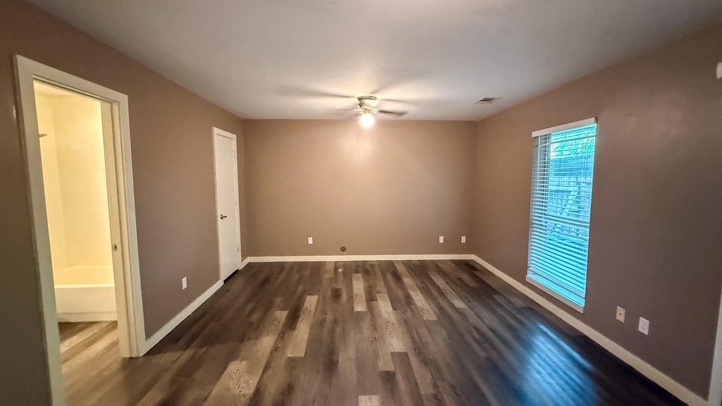 2605 Calumet Street - Photo 9
