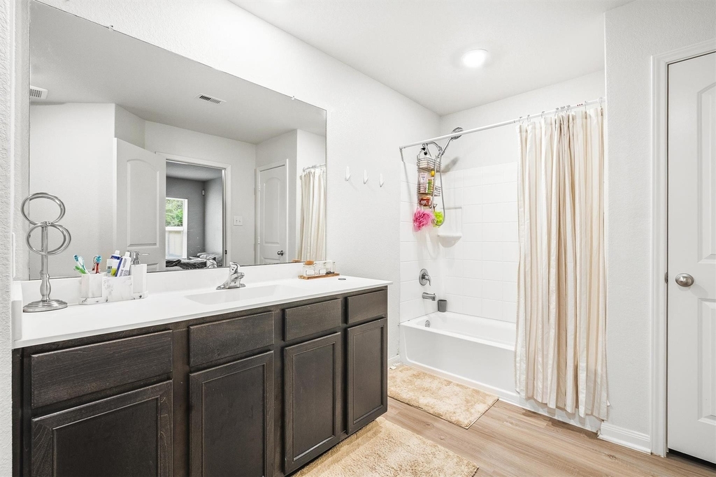 10619 Lost Maples Drive - Photo 17