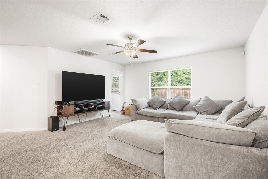 10619 Lost Maples Drive - Photo 4