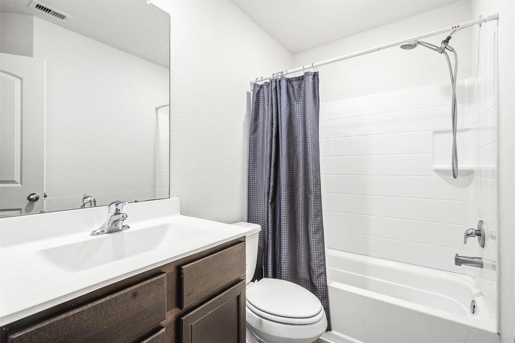 10619 Lost Maples Drive - Photo 22