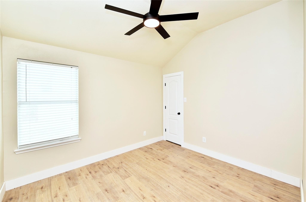 7715 Butler Lakes Court - Photo 22