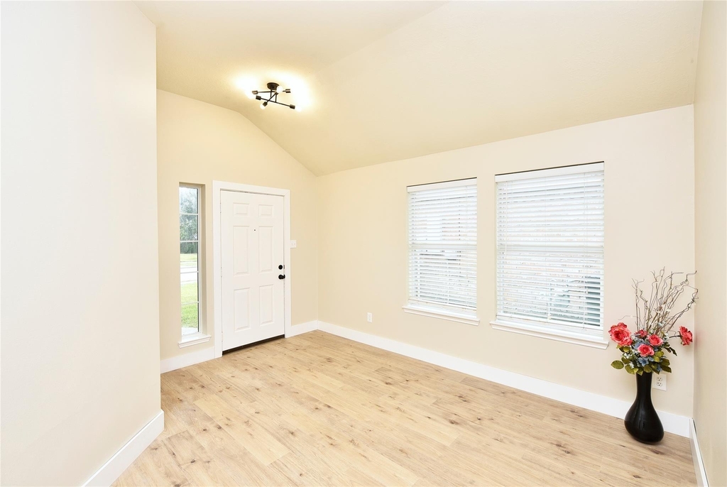 7715 Butler Lakes Court - Photo 3