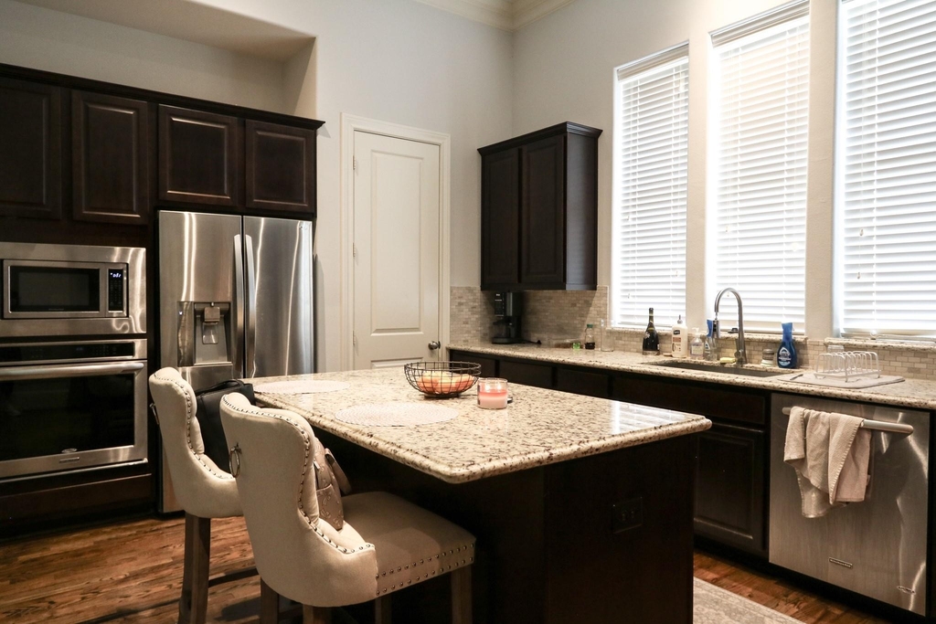 2037 Fannin Station N - Photo 12