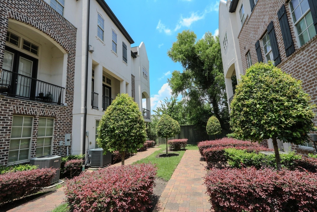 2037 Fannin Station N - Photo 36