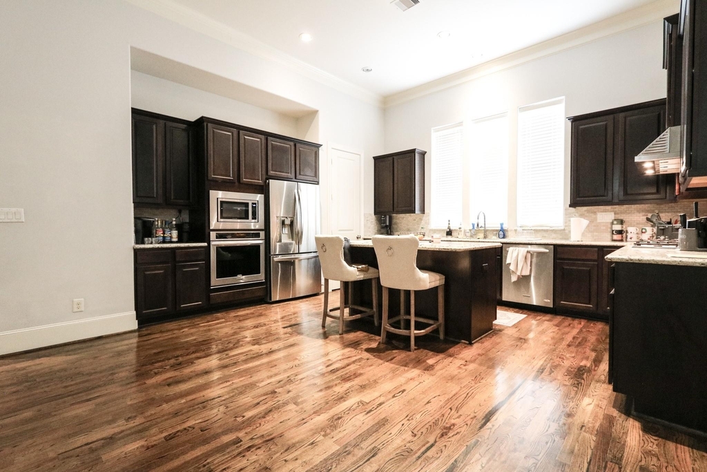 2037 Fannin Station N - Photo 9