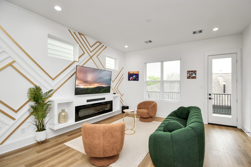 2015 Cochran Street - Photo 5