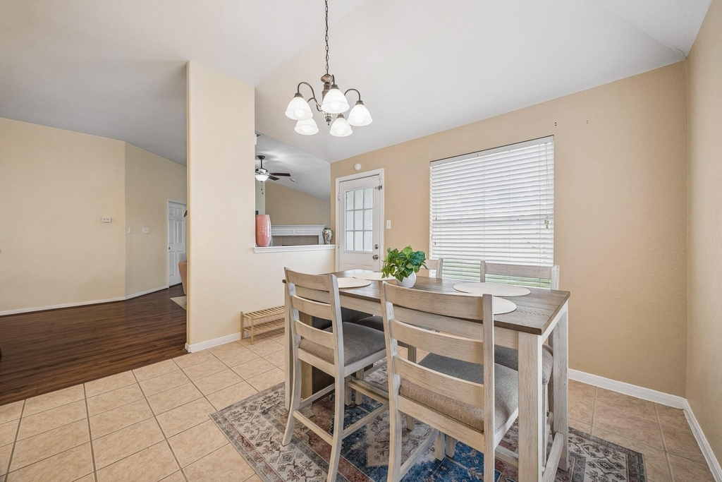 24027 Floragate Drive - Photo 9
