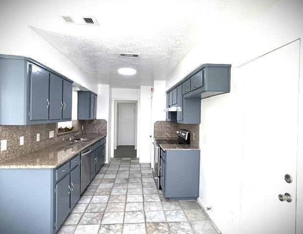 15523 Pensgate Street - Photo 2
