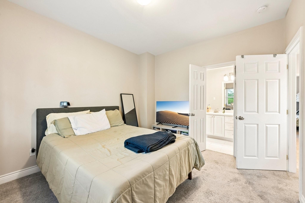 210 Garrotsville Street - Photo 4