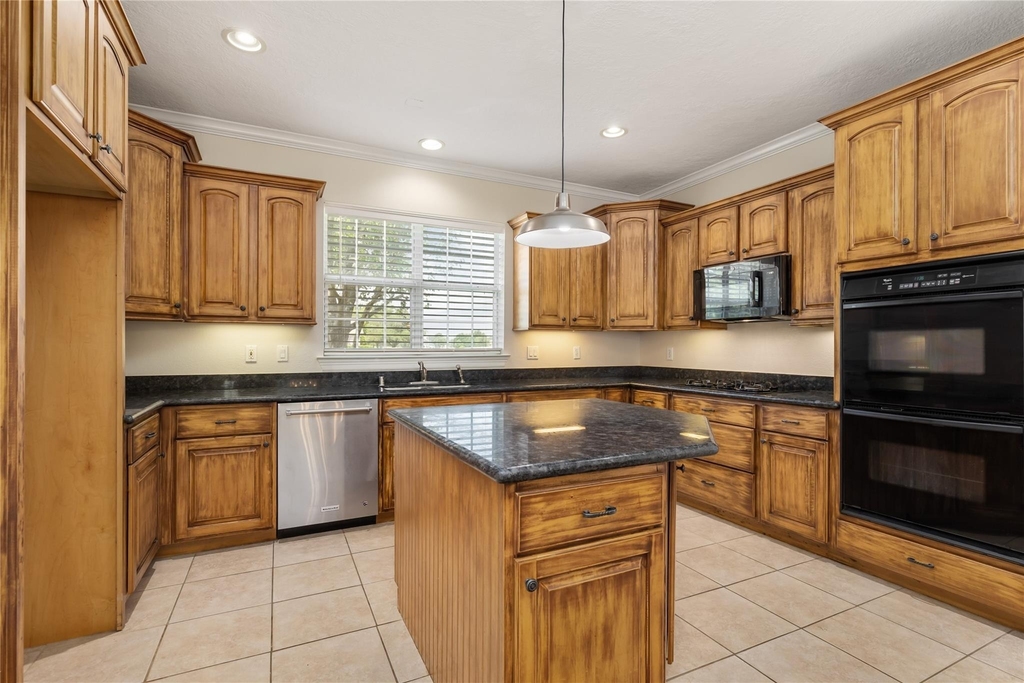 19907 Stone Lake Circle - Photo 10