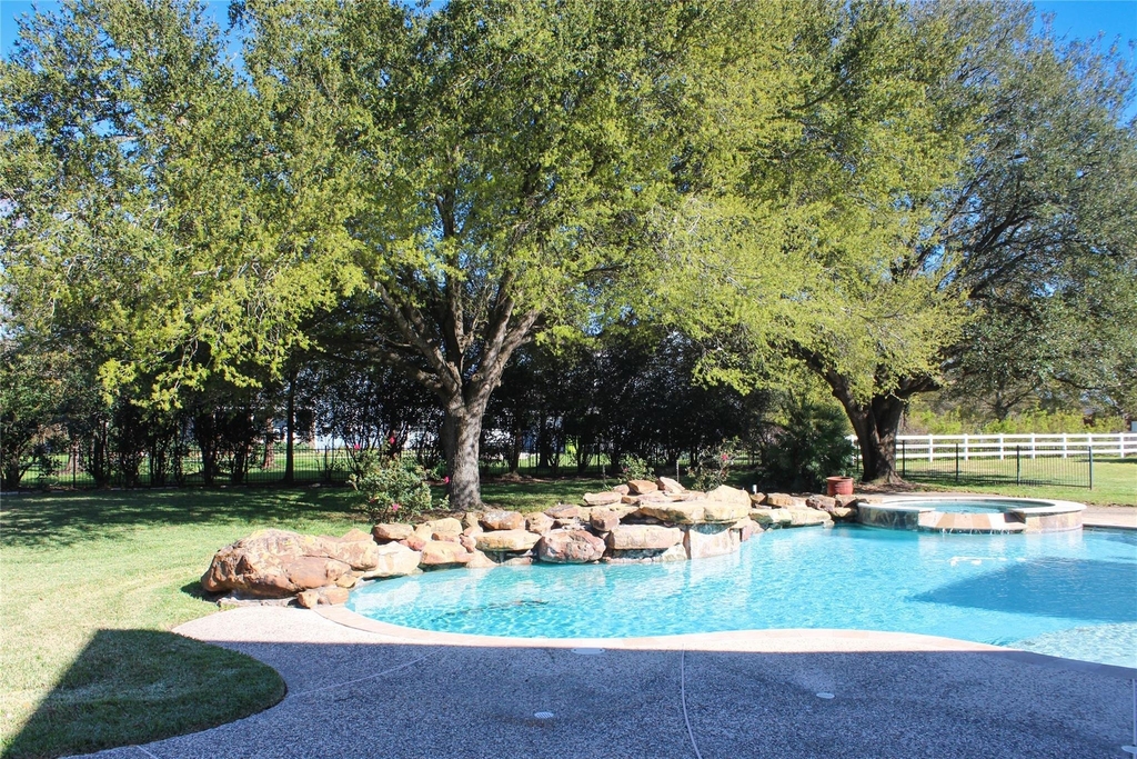 19907 Stone Lake Circle - Photo 32
