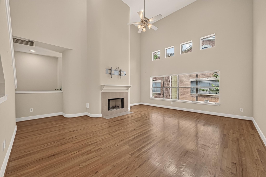 733 W 22nd Street - Photo 10