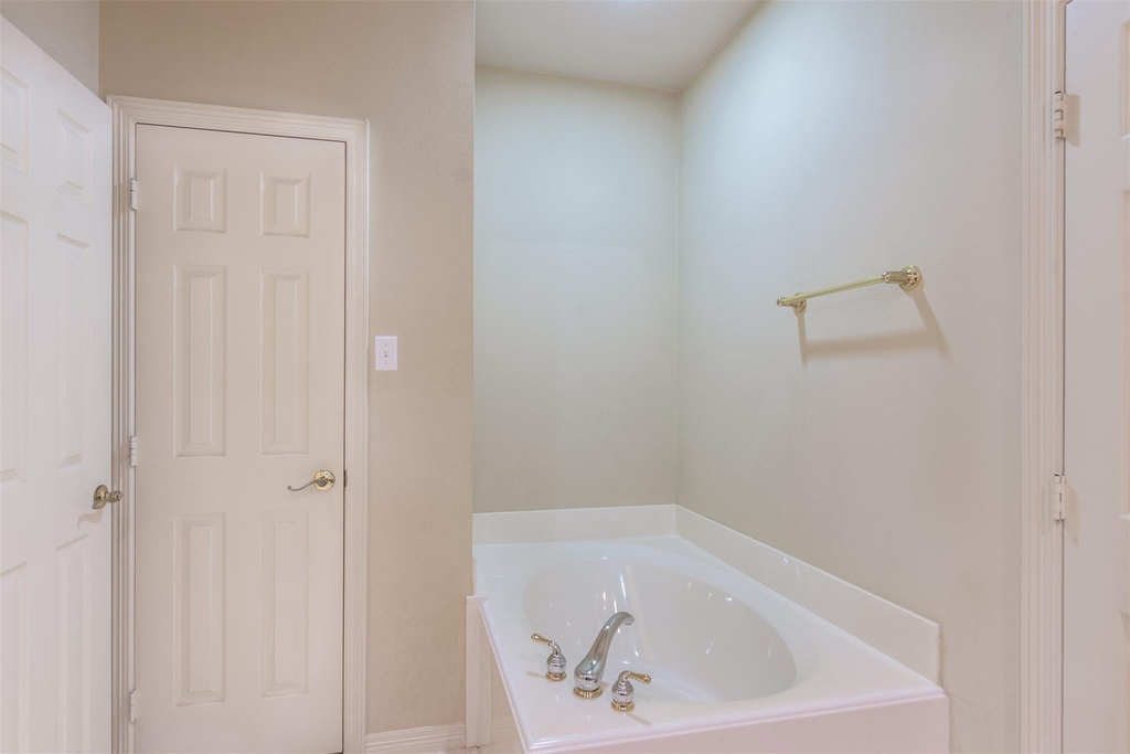 10735 Norchester Village - Photo 14
