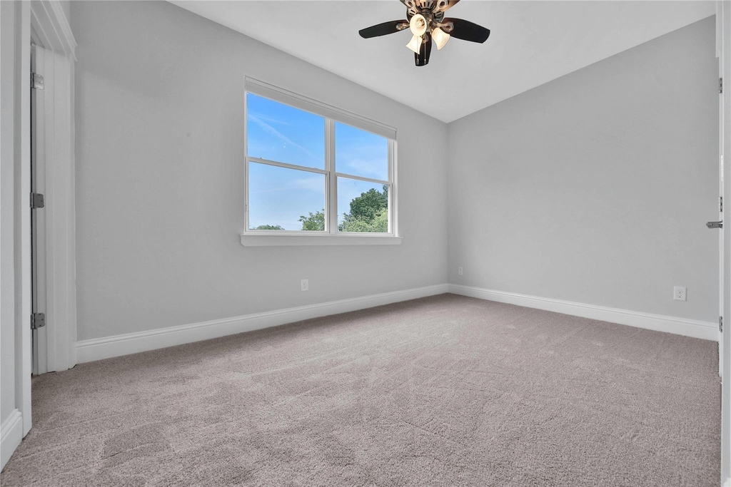626 E 28th Street - Photo 28